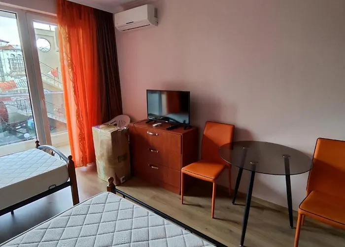 Admiral Plaza Holiday Apartments