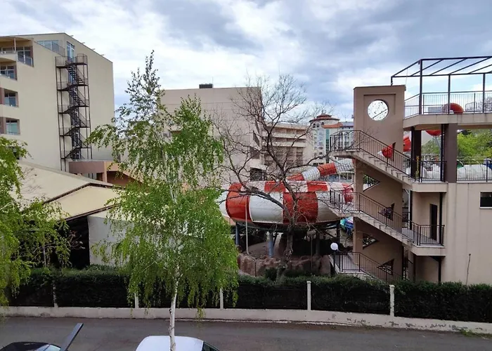 Admiral Plaza Holiday Apartments