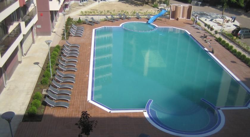 Admiral Plaza *