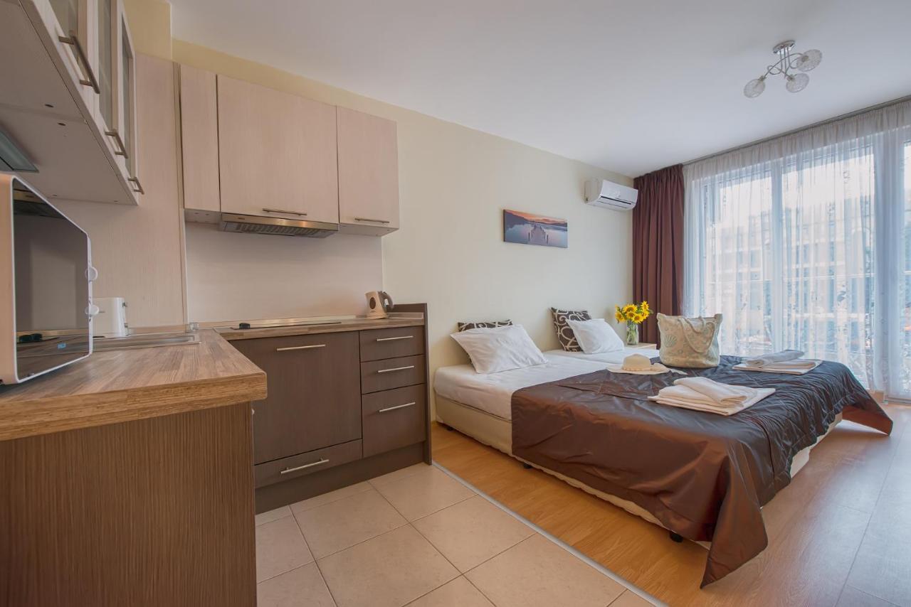 Admiral Plaza Apartment *