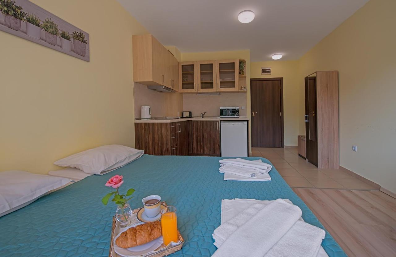 Admiral Plaza Apartment *