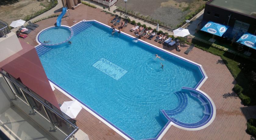 Admiral Plaza *