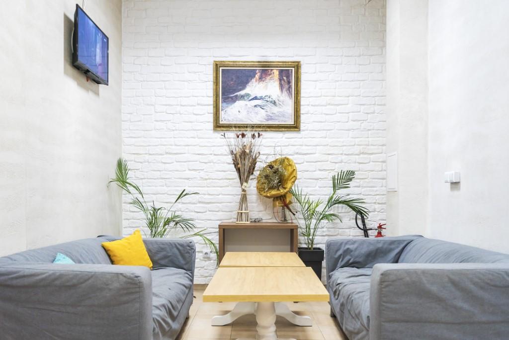 Admiral Plaza Apartment *